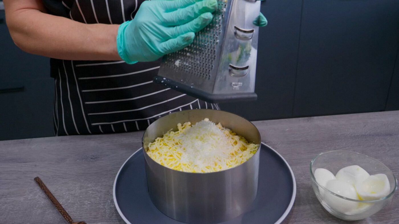 Верхній шар притискати не треба, щоб він був пухким, як сніг