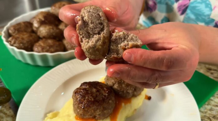 Кулінари пояснили, як зробити котлети пишними без яйця та манки