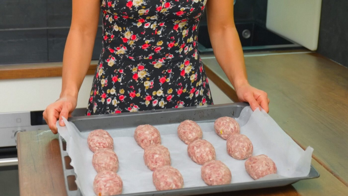 За бажанням у фарш можна додати також трішки копченої паприки для насиченішого аромату