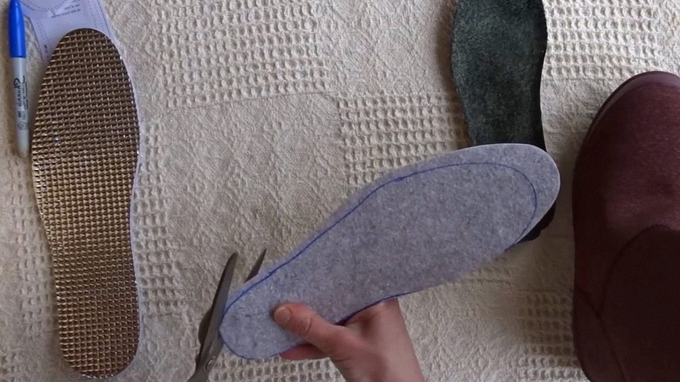 Готові фольговані устілки коштують дешево, але працюють краще завдяки кільком спресованим шарам Готові фольговані устілки коштують дешево, але працюють краще завдяки кільком спресованим шарам