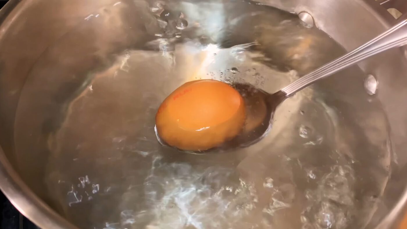 Кухарі розповіли про метод варіння яєць, після якого вони легко чистяться