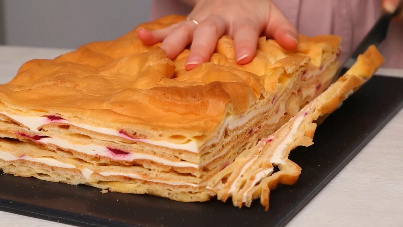 Більшість випічки легко може простояти щонайменше 2-3 дні та стати навіть кращою, ніж щойно приготовлена