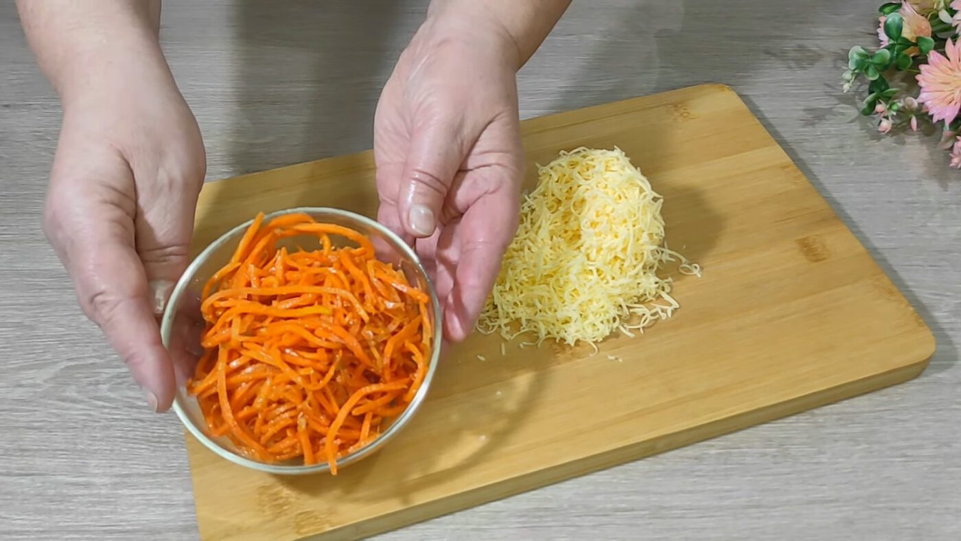 Кулінари поділилися рецептом швидкого закускового рулету з лаваша