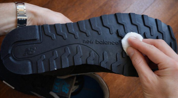 Господині показали, як зменшити ковзання підошви будь-якого взуття взимку