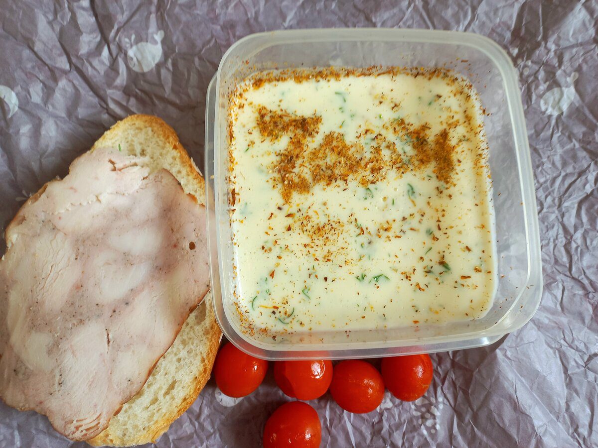 Кулінари розповіли, як приготувати надзвичайно смачний плавлений сир із доступних продуктів