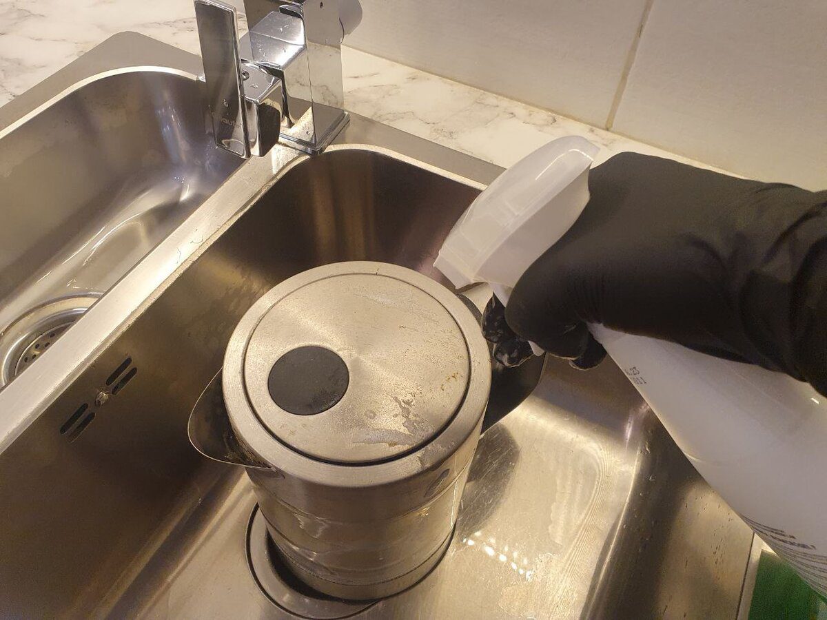 Експерти порадили очистити чайник від накипу для того, аби зекономити на електроенергії