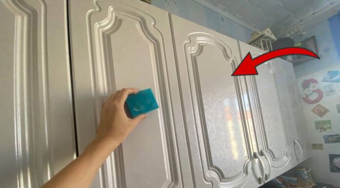 Кладу по 1 рулону на шафу в кухні – і пил не збирається місяцями: секрет чистоти за 0 копійок Як очистити верхні шафи в кухні від пилу