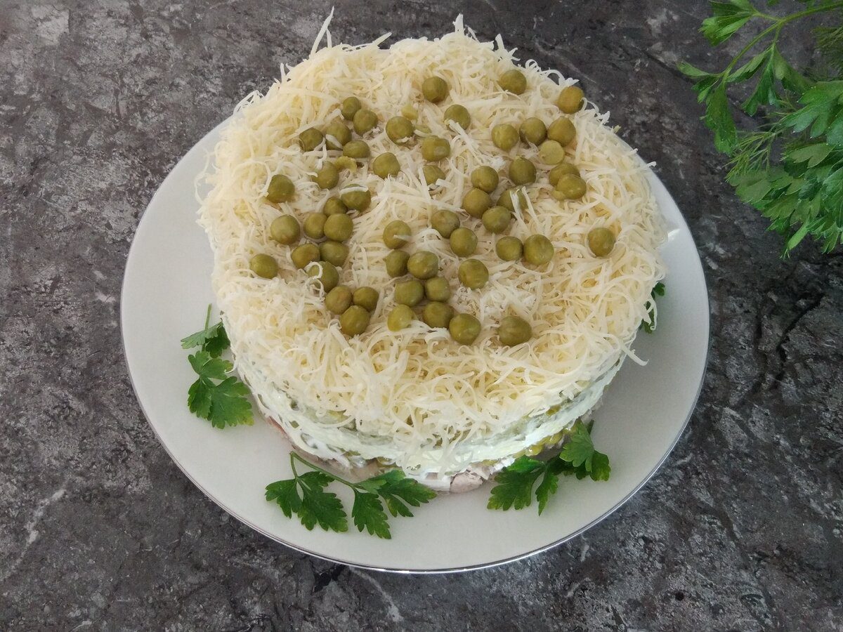 Кулінари розповіли, який смачний салат краще приготувати замість набридлого Олів'є