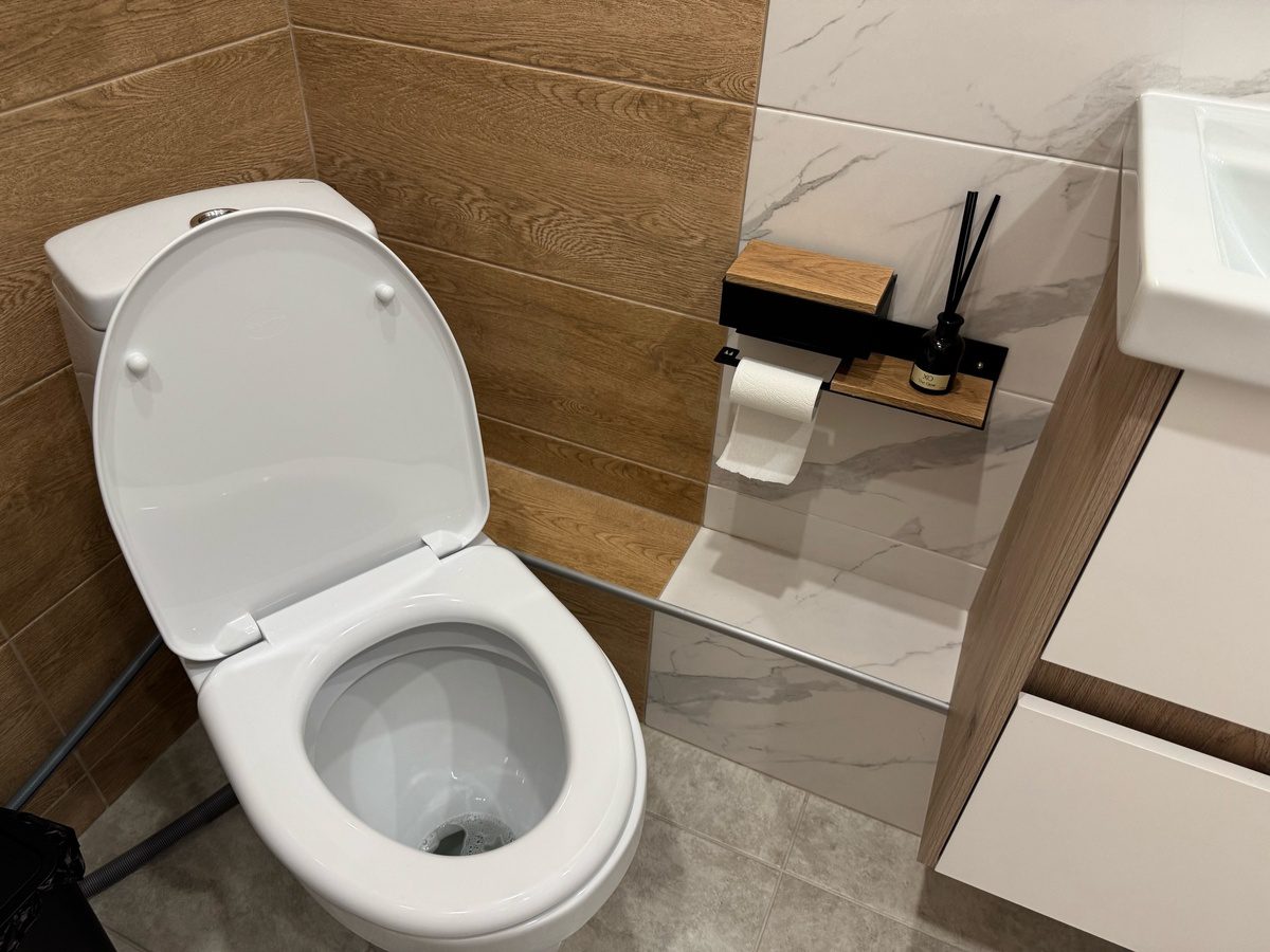 Експерти порадили, який засіб використовувати, аби позбутись від неприємного аромату в туалеті