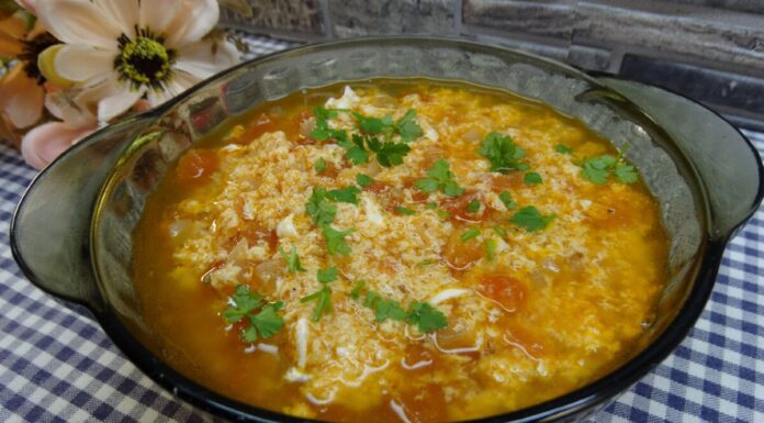 Додала 1 яйце в суп – і не впізнаю його смак: навіть 7-річний син, який ніколи не їв, “злопав” усе Як приготувати смачний суп із яйцем