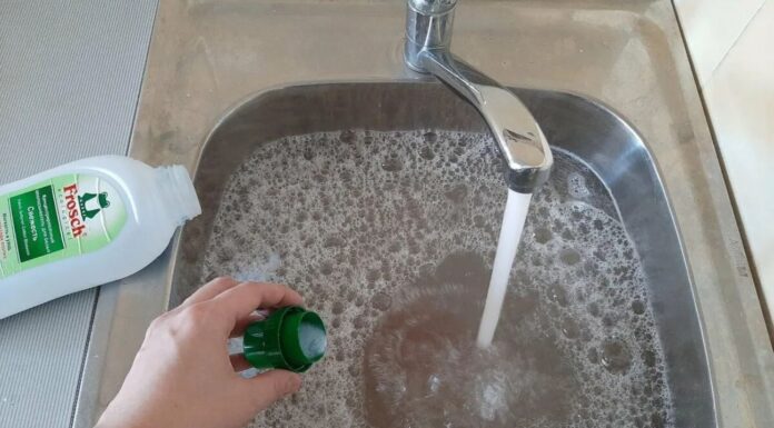 Не сода і не оцет: чим насправді відмивали раковини в гуртожитках у 90-х – працює досі Як очистити раковину від жовтого нальоту