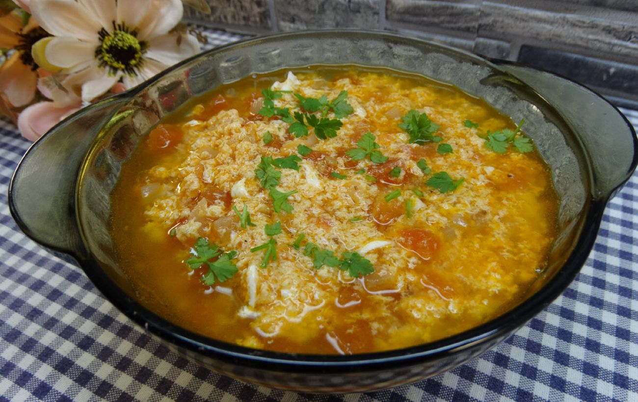 Експерти розповіли, як врятувати пересолений суп за допомогою простого продукту – порада