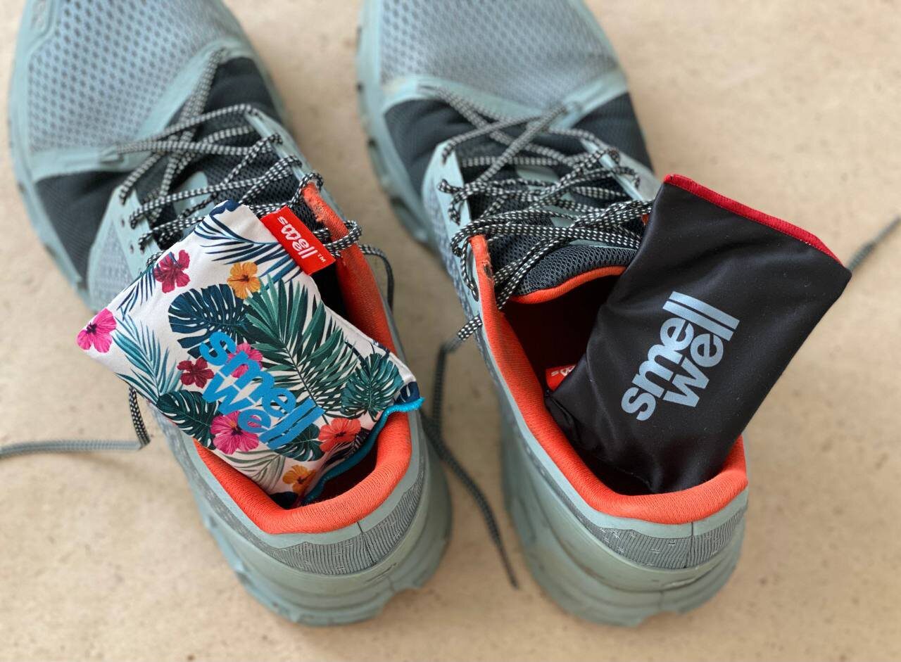 Експерти розповіли, чим замінити устілку в кросівках, аби ноги мали приємний аромат після спорту