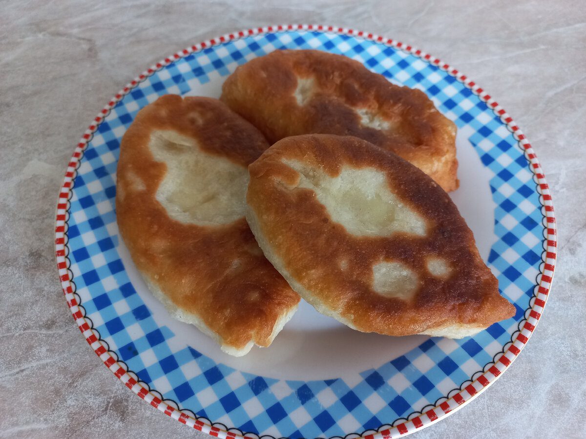 Кулінари розповіли, як приготувати смачне тісто на пиріжки, яке не буде черствіти наступного дня