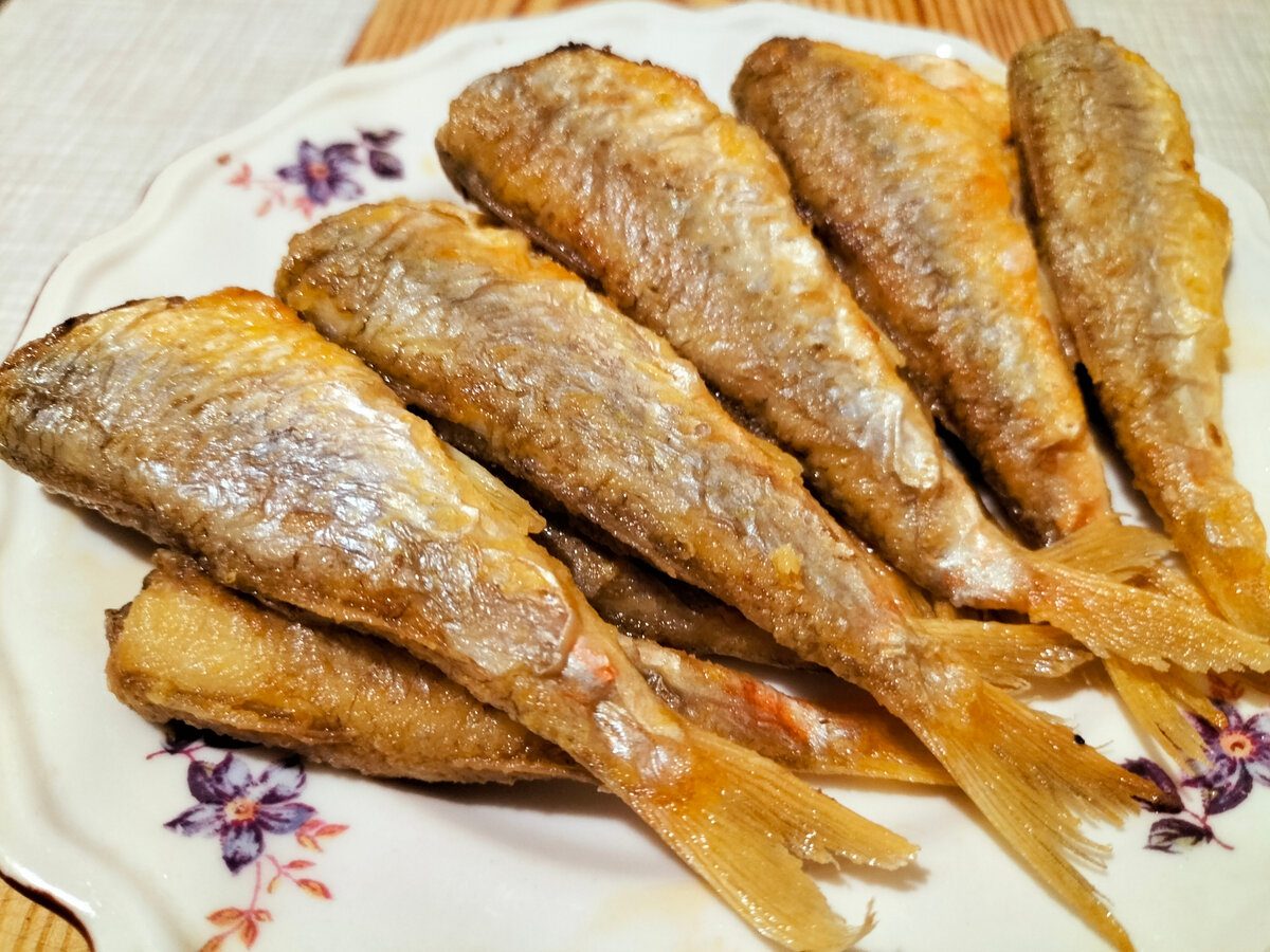 Експерти розповіли, як смажити рибу без бризок олії, аби страва вийшла дійсно смачною