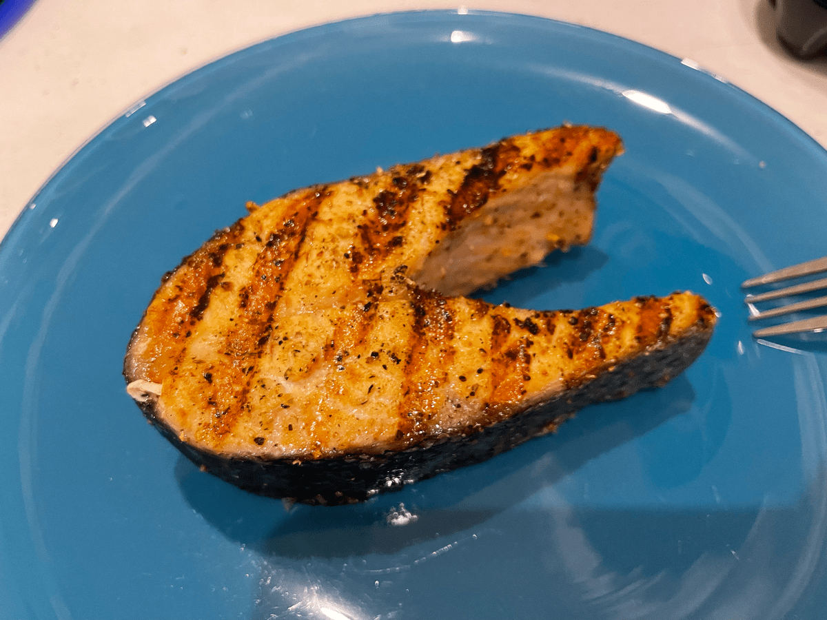 Експерти розповіли, як смажити рибу без бризок олії, аби страва вийшла дійсно смачною