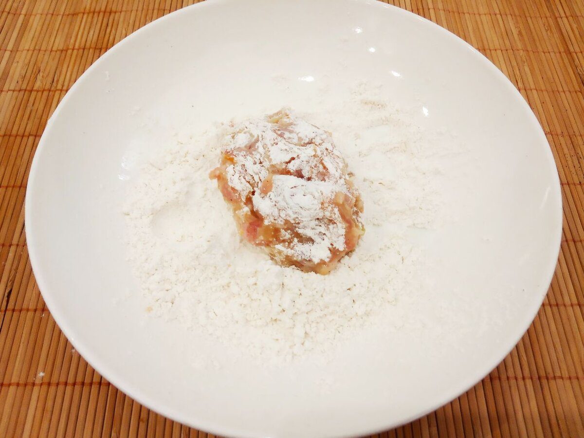 Кулінари поділились рецептом смачної закуски з капусти та м'ясного фаршу – цікавий рецепт