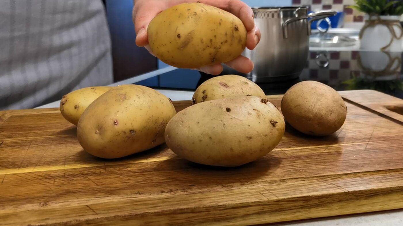 Експерти порадили простий спосіб, який допоможе приготувати картоплю без розварювання