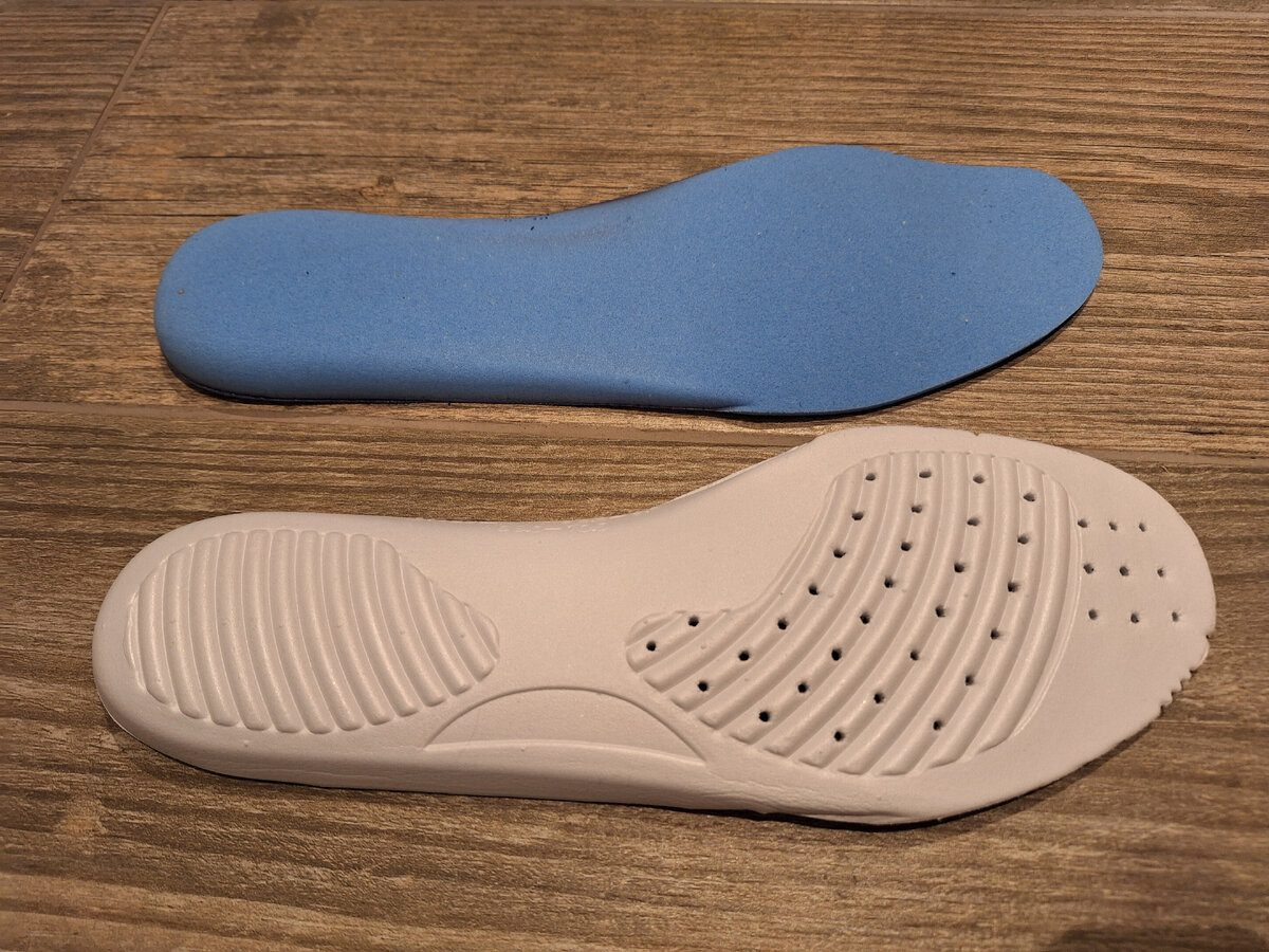 Експерти розповіли, чим замінити устілки у взутті, аби ногам було тепліше взимку – порада