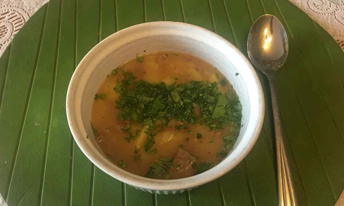 Господині порадили, як зберігати суп у термосі, аби він не остигав і залишався гарячим без світла