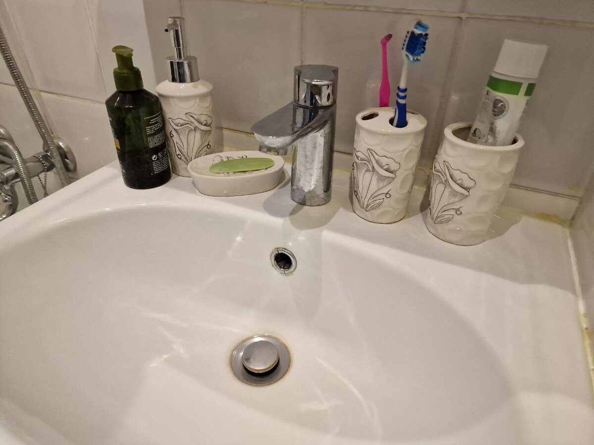 Експерти розповіли, як очистити плитку у ванній кімнаті без витрат за лічені хвилини