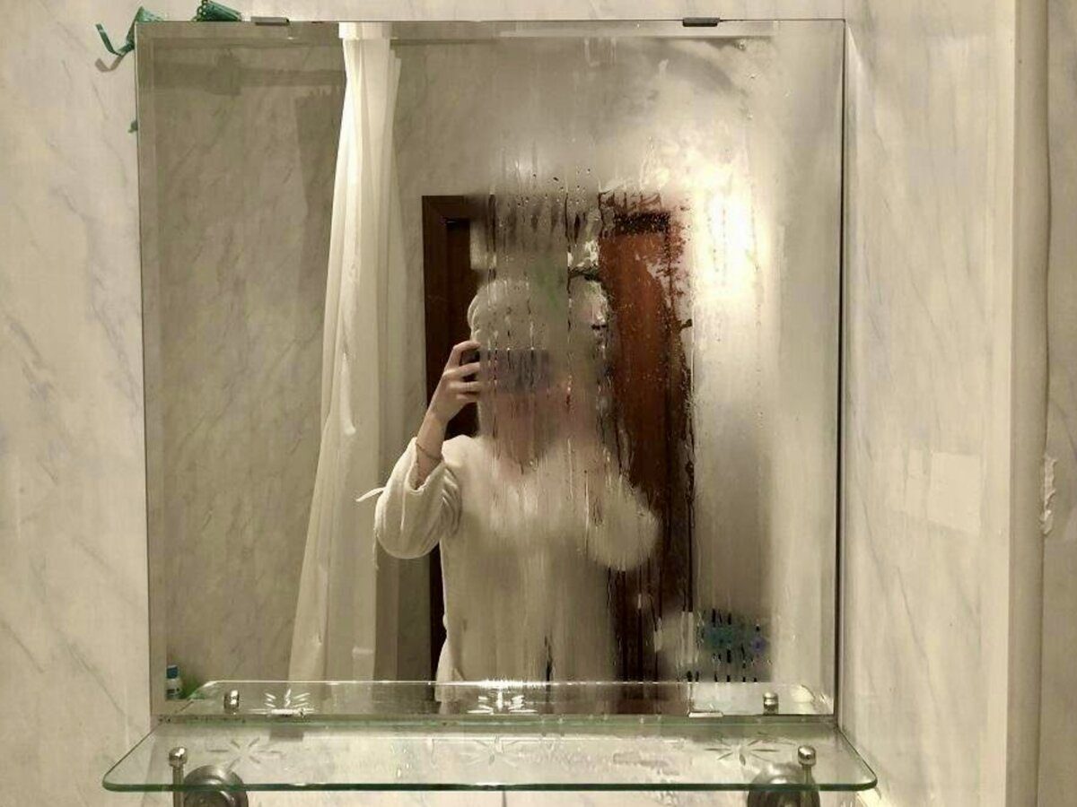 Експерти розповіли, який засіб допоможе захистити дзеркало у ванній кімнаті від запотівання
