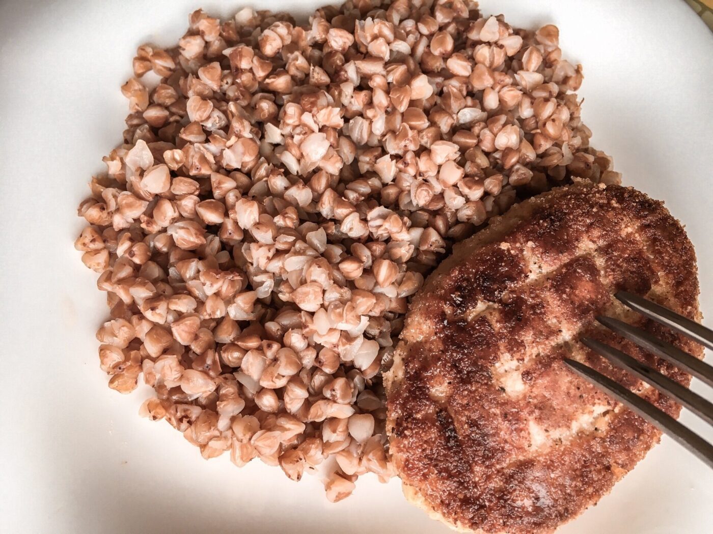 Кулінари розповіли, як приготувати смачні котлети, які не будуть вбирати зайву олію