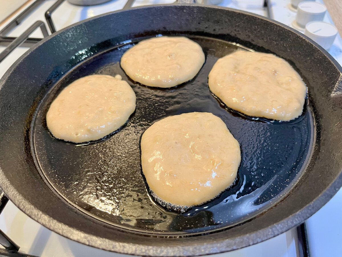 Експерти розповіли про тонкощі приготування оладок, аби вони не вбирали багато олії