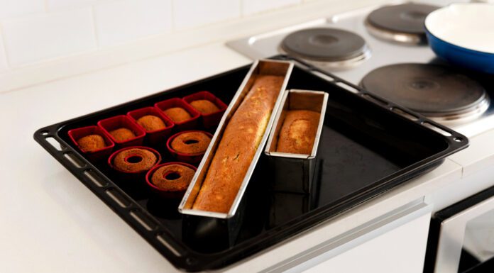 Кондитери пояснили, які форми краще використовувати для випічки