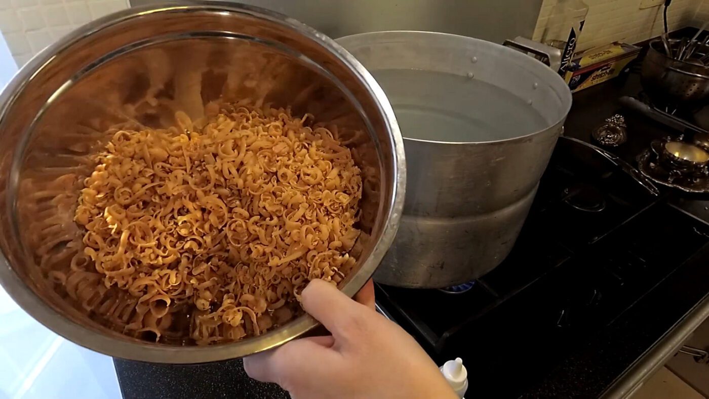 Розчин для швидкого чищення сковорідок від нагару на дні