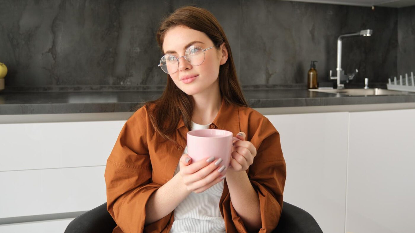 Більшості людей не варто пити понад одну чашку кави на день