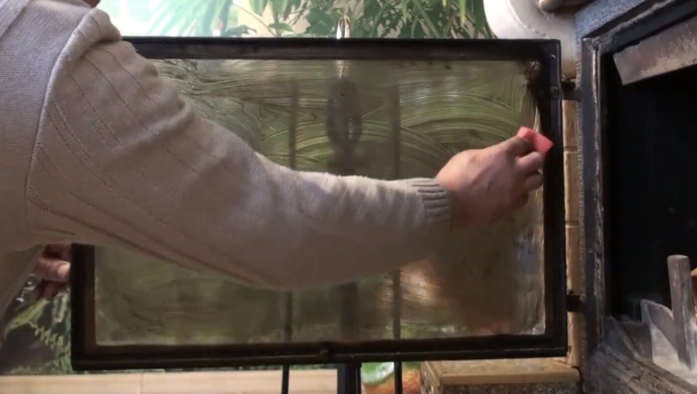 Як відмити камін від сажі простими засобами