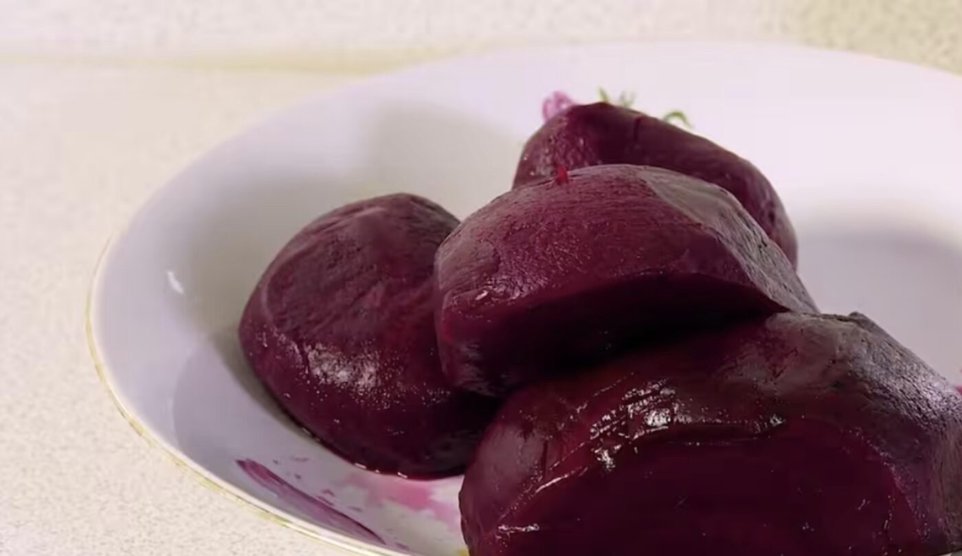 Яка допомагає швидко відмити руки від буряка