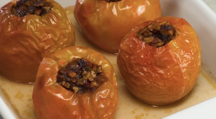 Цей десерт зараз подають у ресторанах, а він – український: 4 інгредієнти + 20 хв на приготування Кондитер поділився рецептом смачного десерту з пари інгредієнтів