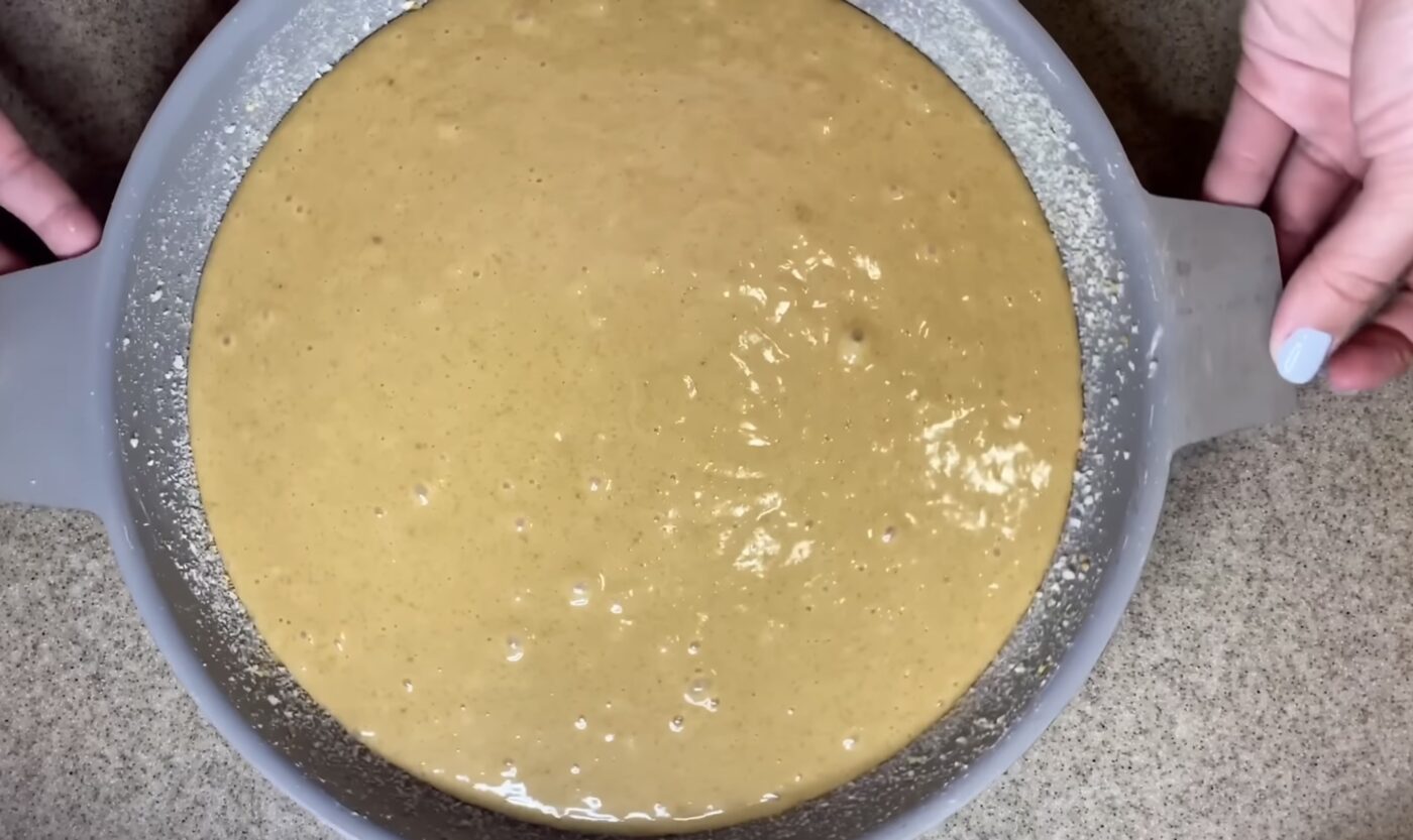 Рецепт бідного пирога з пари інгредієнтів