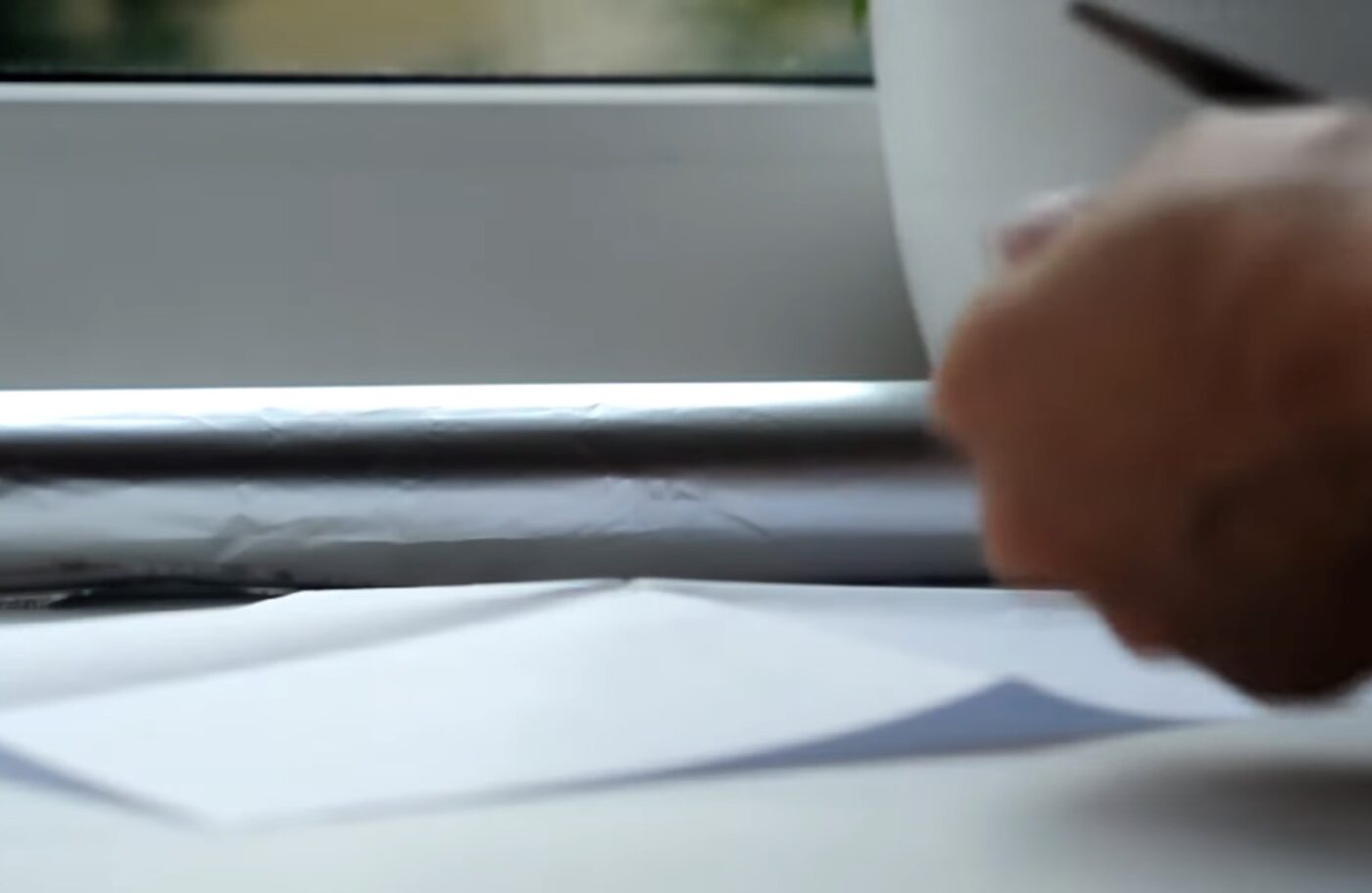 Як нагострити ножиці за допомогою фольги