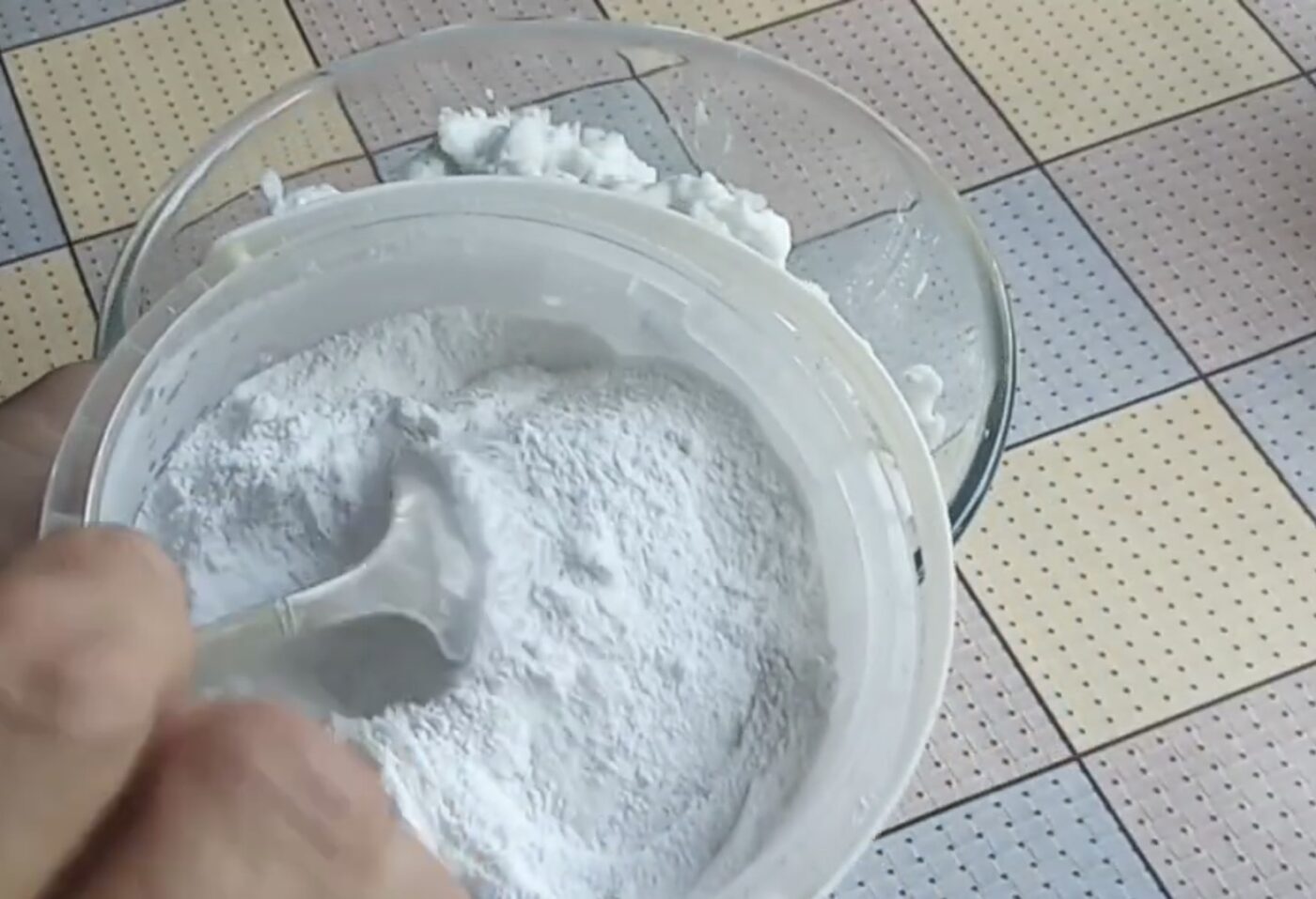 Як крохмаль може допомогти на кухні та в побуті