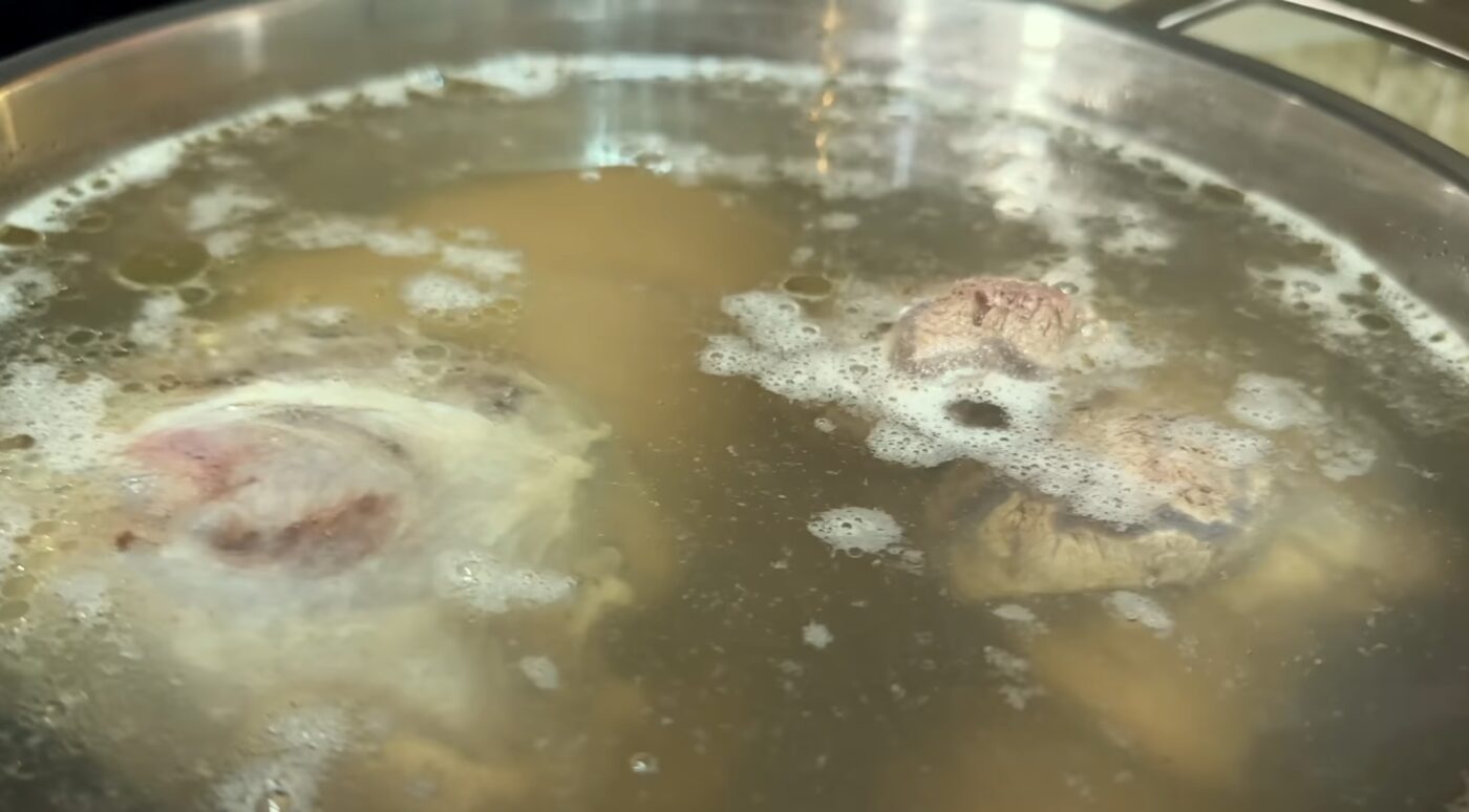 Як вибір каструлі впливає на смак холодцю