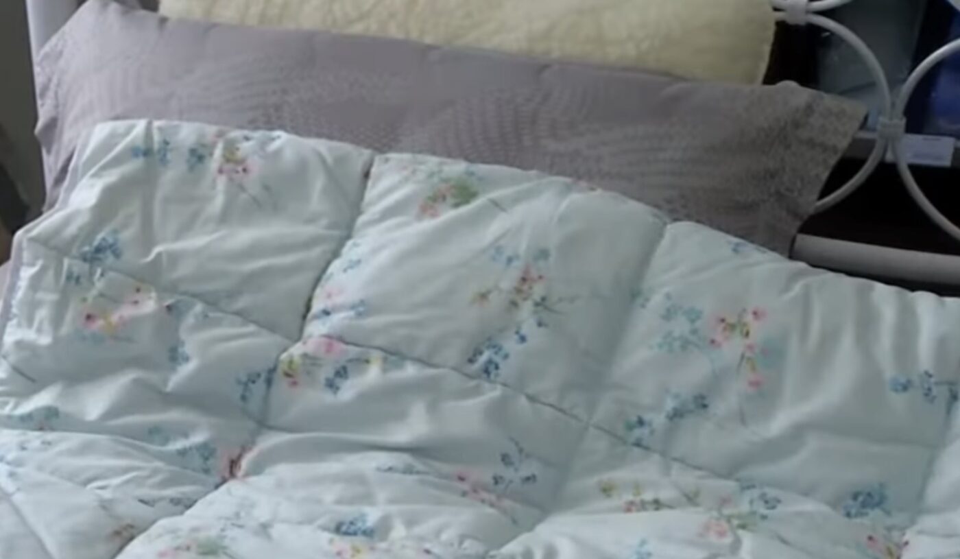 Як почистити ковдру від пилу без професійної техніки