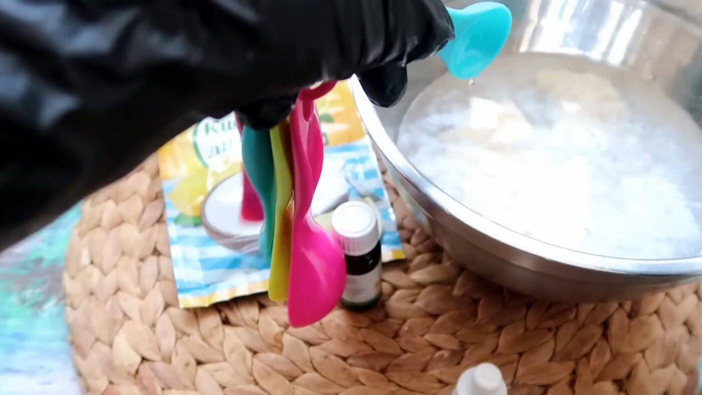 Господині показали, як зробити пасту з обмилків для прибирання