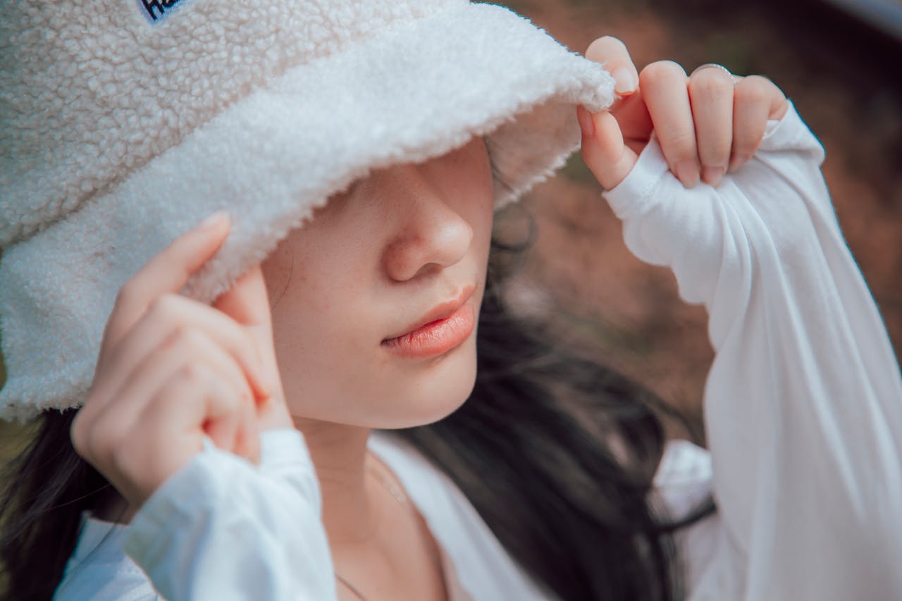 Експерти розповіли, як не дати волоссю електризуватись і чим тут допоможуть народні засоби