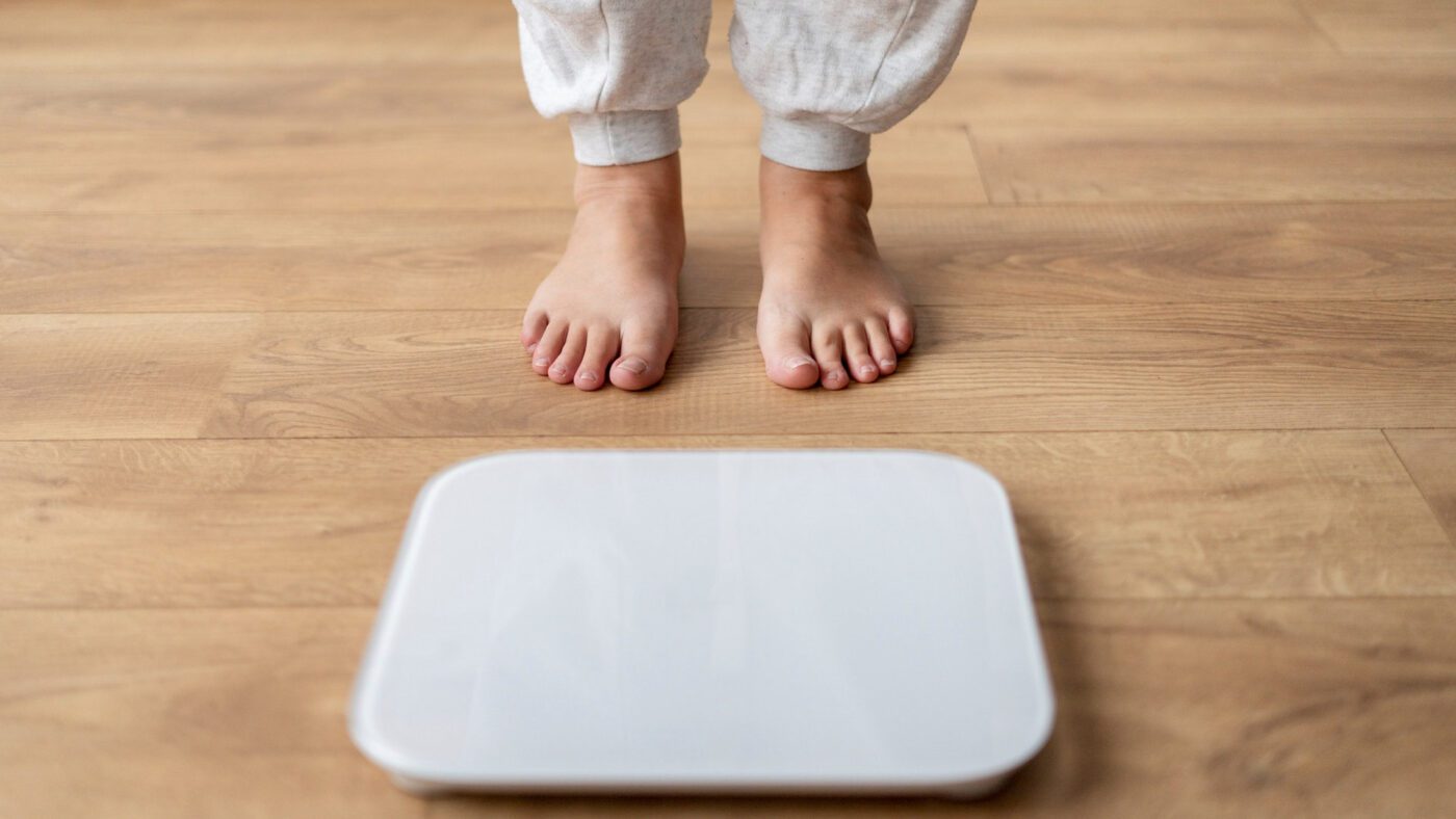 Фітнес-тренери пояснили, як відновити фігуру та режим після застіль