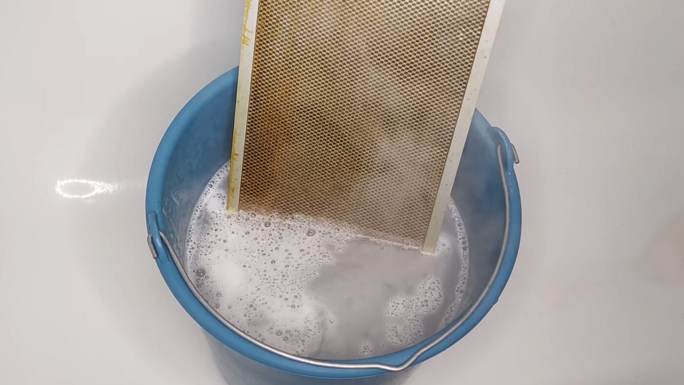 Господині поділилися простим розчином, який дозволяє відмити будь-який жир