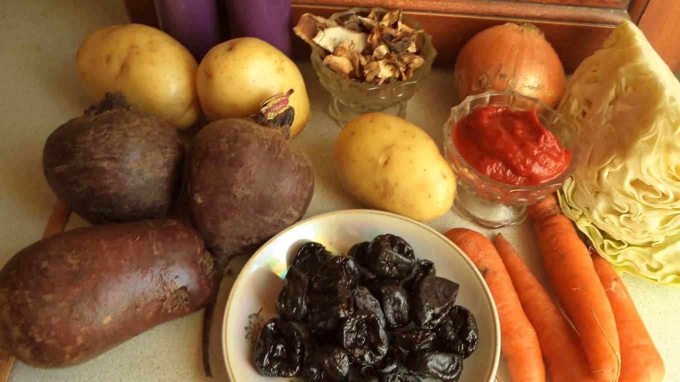 Кислота є уже в томатах, але якщо її мало, то можна додати ще трішки лимонного соку