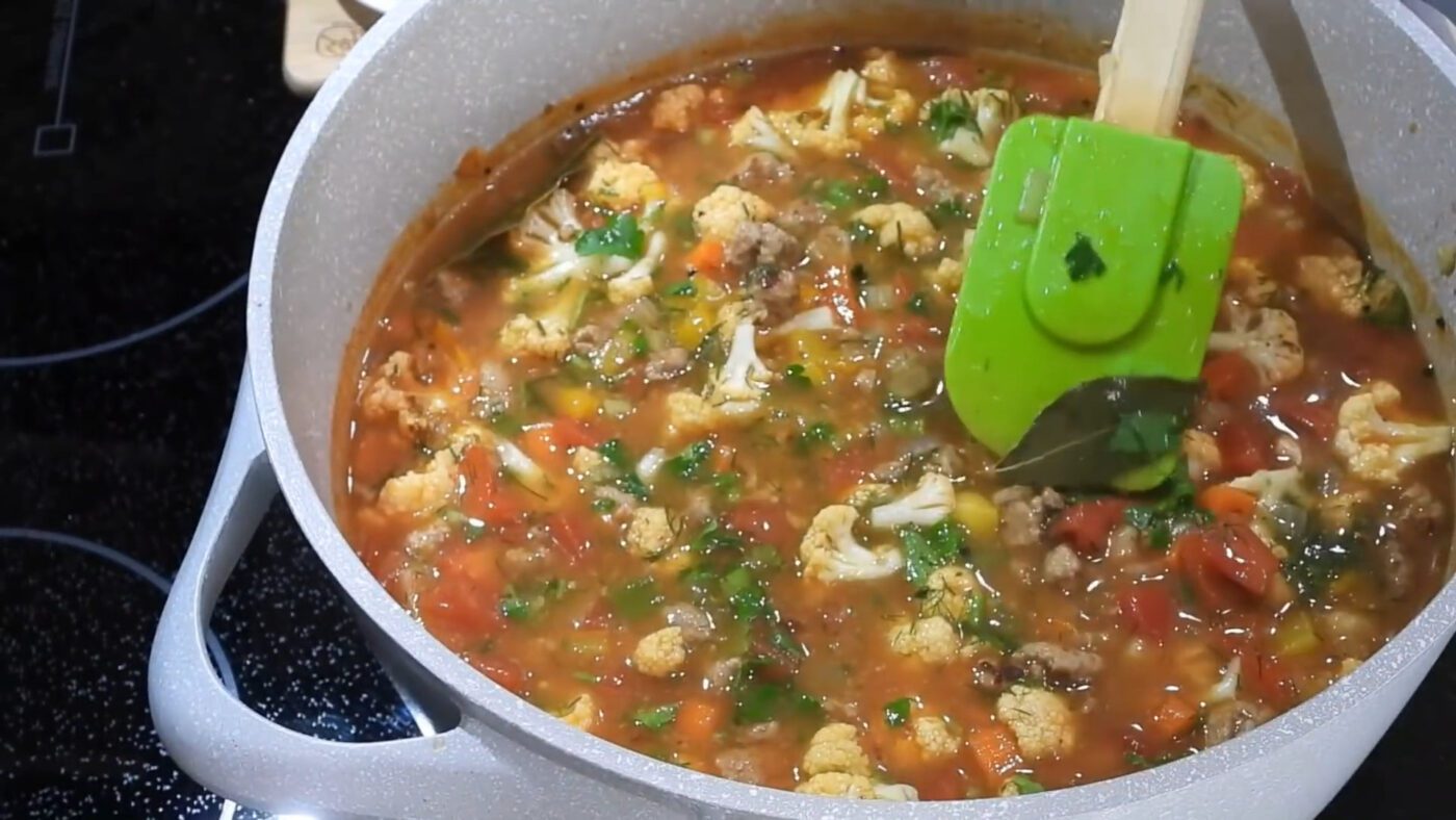 Кулінари пояснили, як швидко приготувати наваристий суп