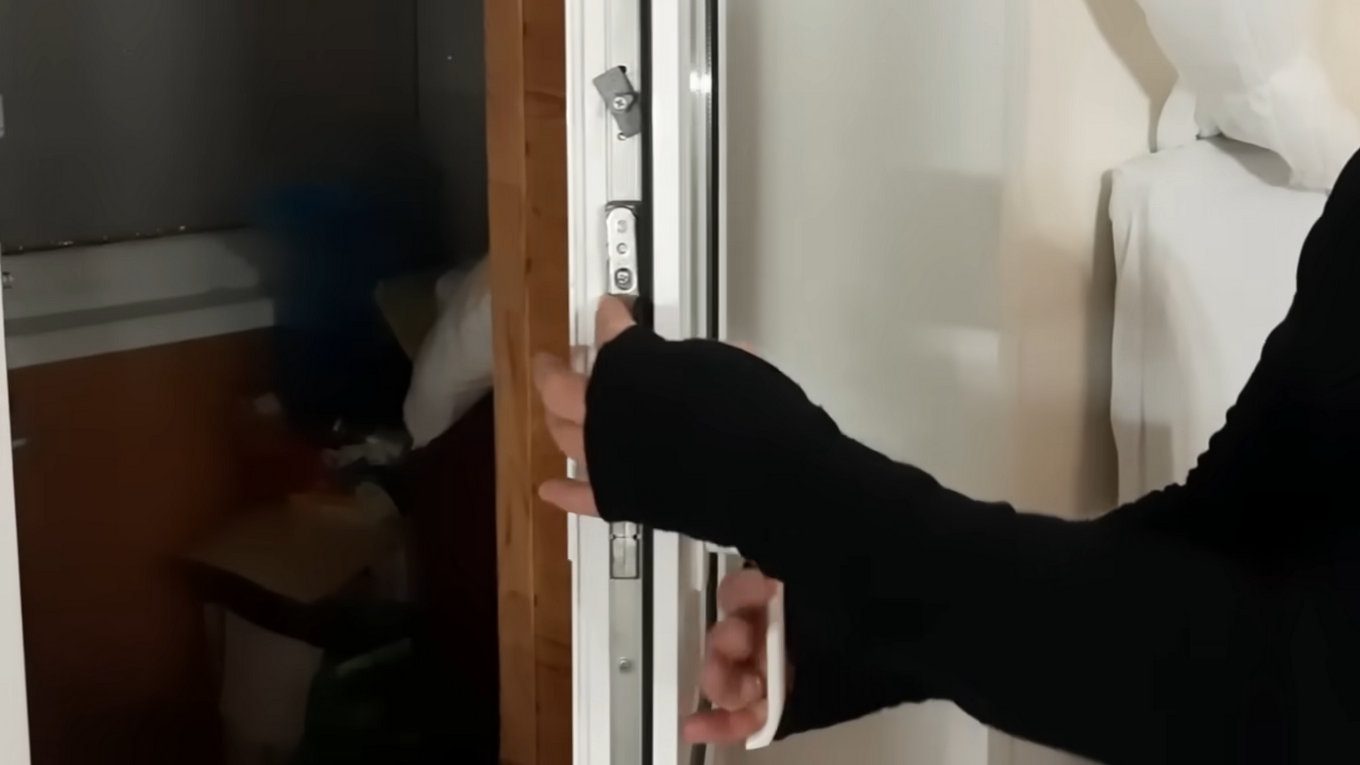 Регулювання пластикового вікна для щільного закривання ручки