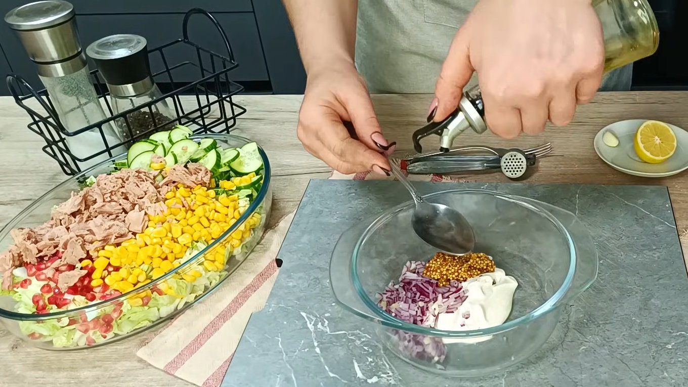 Кулінари поділилися рецептом ситного салату з легкою заправкою