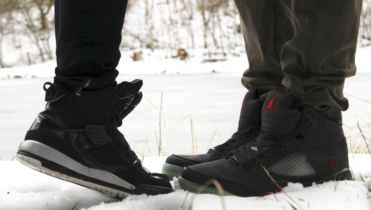 Експерти розповіли, як утеплити ноги та захиститись від морозу за допомогою простого методу