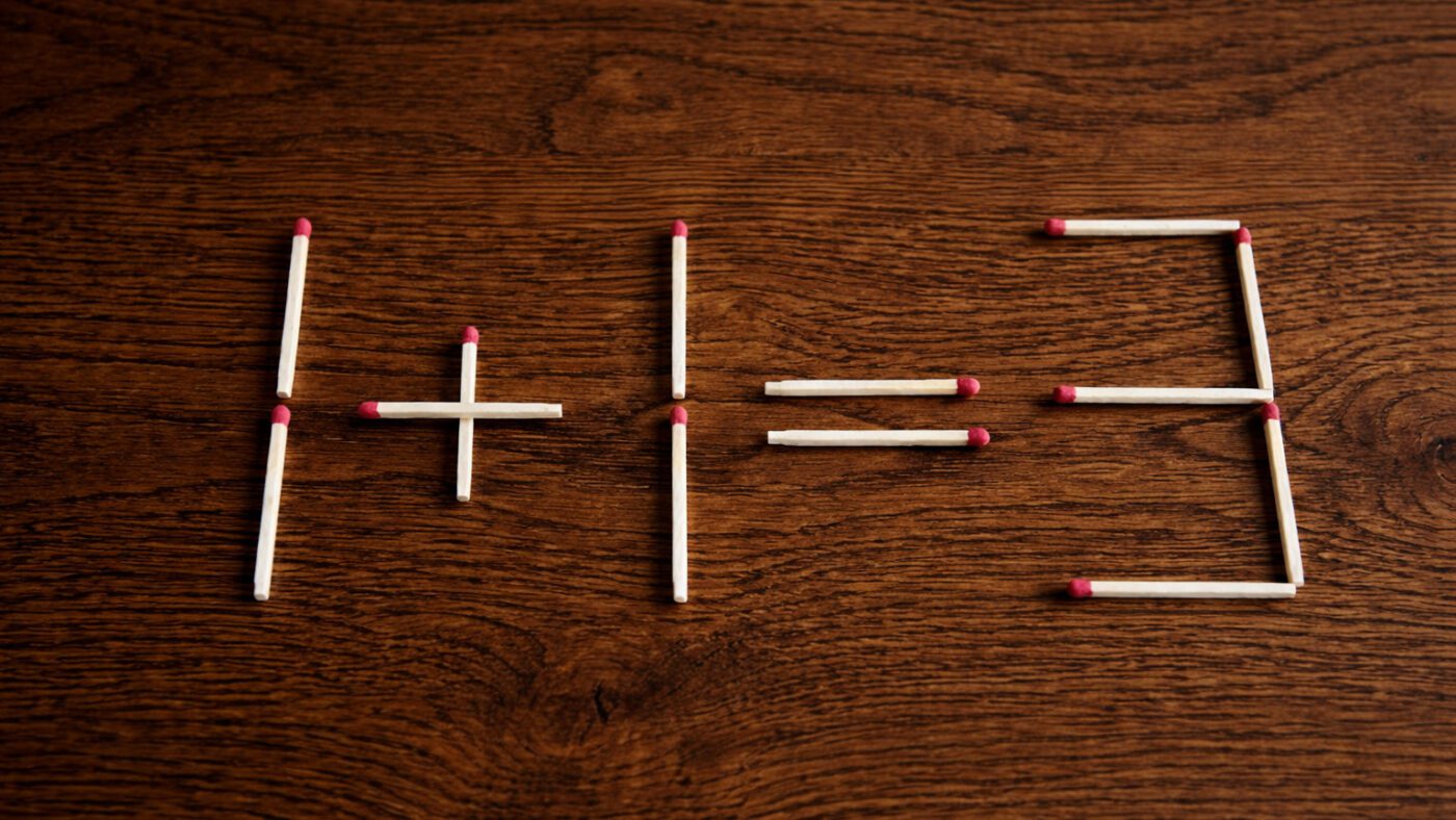 Перемістіть лише один сірник, щоб математичний вираз став правильним