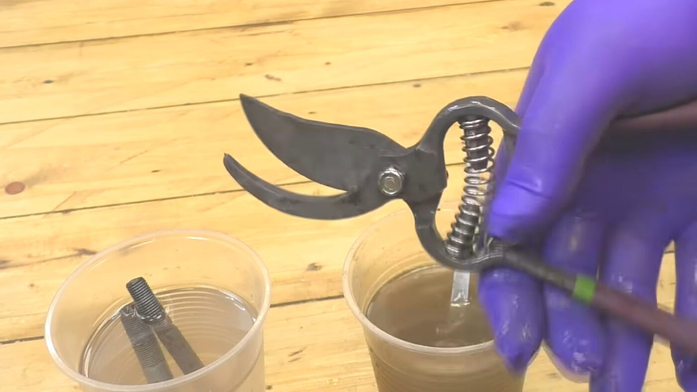 Господині порадили суміш соди й перекису для швидкого прибирання вдома